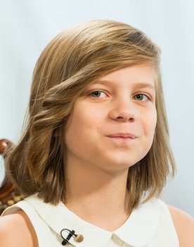 Helena-Maria Reisner as Leelo