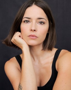 Sarah Lind as Jen MacMahon