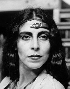 Edith Siqueira as Marina