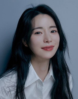 Lim Ji-yeon as Gudeok / Ok Tae-Young