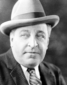 Joseph Kilgour as Leed's Friend