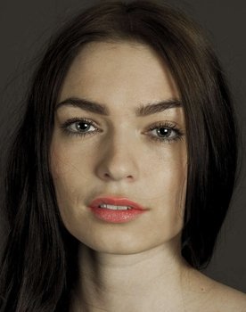 Christine Auchenberg as Pige