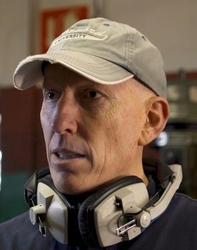 Víctor Grau as Julio