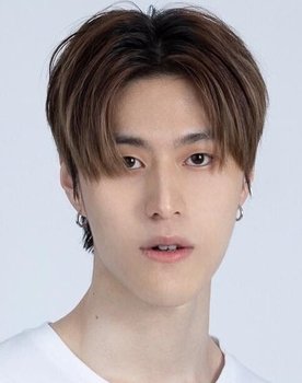 Chance Ying as Han Tuo