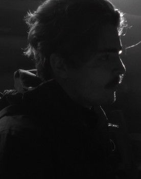 Elliot Eyre as Damien