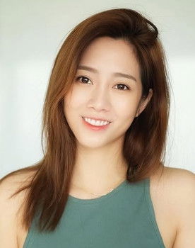 Elizabeth Nicole Wu Mei Yi as 