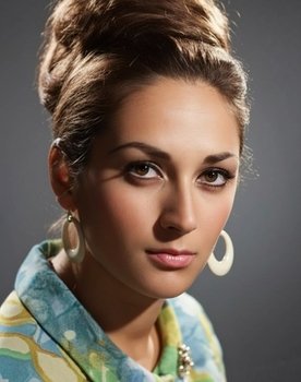 Nur İnsel Kırkanahtar as Aynur