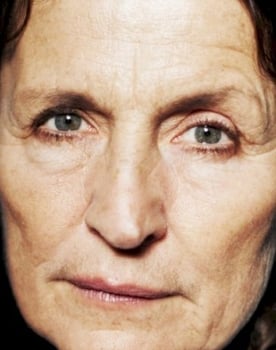 Karen-Lise Mynster as Betty