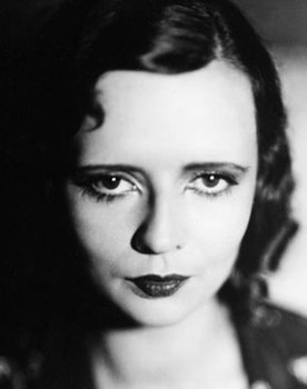 Gina Falckenberg as Lilian