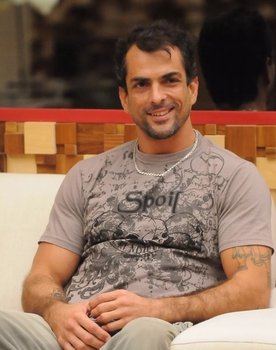 Marcelo Dourado as Maurão