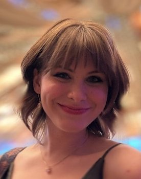 Alyssa Hooper as Ms. Williams