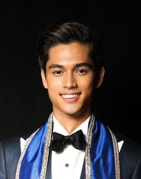 Dom Corilla as Markus