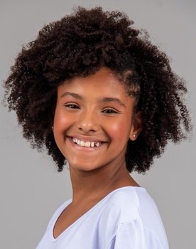 Bia Lisboa as Renata