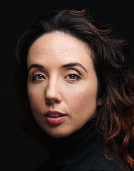 Estrela Straus as Secretária