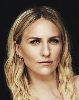 Mickey Sumner Photo