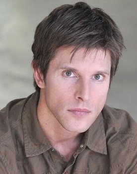 Daniel Kucan as Tad