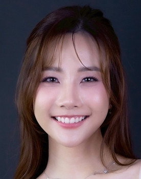 Imaim Benyapha Teeyaphan as Chat