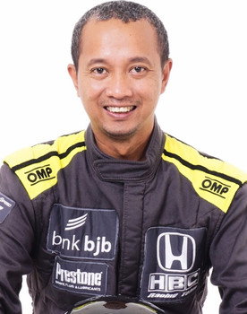 Fitra Eri