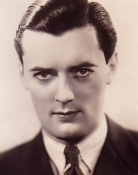 Hugh Williams as Alan Heriot