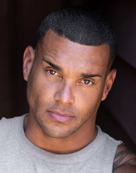 Jamaal Lewis as Detective