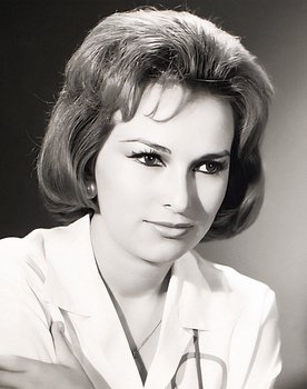Luz María Aguilar as Carol Adriani