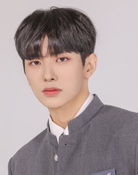 Ryu Jun-min as Ryu Junmin (THE CREWONE)