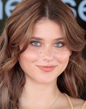 Nicole Wallace as 