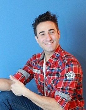 Mariano Chiesa as Ferguson/Arotep (voz)