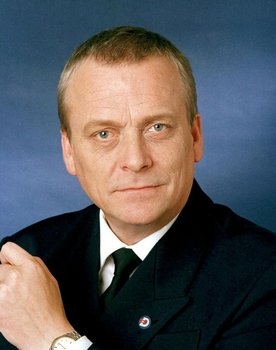 Hans V Engström