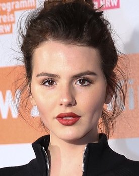 Ruby O. Fee as Stella