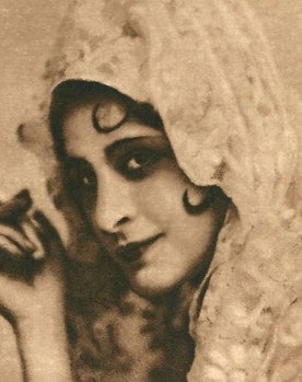 Maria Reizen as Sonya