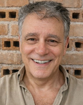 Hélio Barbosa as Inácio