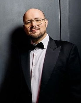 Sébastien Longhi as Self : Il Cello's member