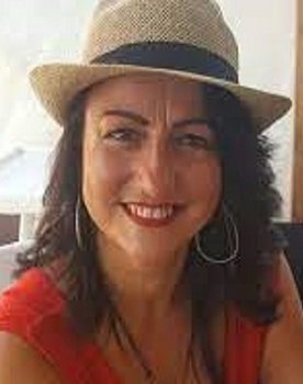 Ester Cerchio as Asia