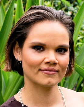 Lila McGuire as Evonne