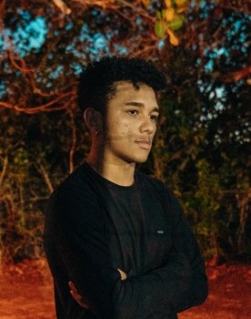 Erik Cruz as Arthur