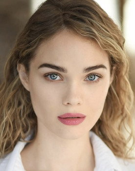 Jennifer Bianchi as Dorothy Pennington