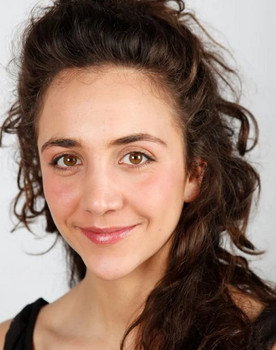 Nadia Jasmin Nielsen as Maren