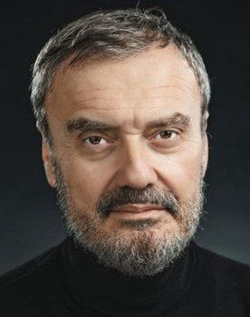 Nikola Ristanovski as Kuzman