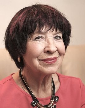 Marje Metsur as Secretary