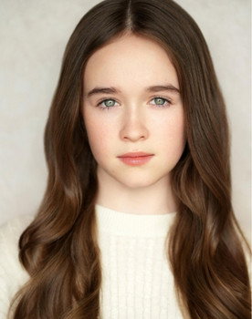 Alex MacIsaac as Natalie