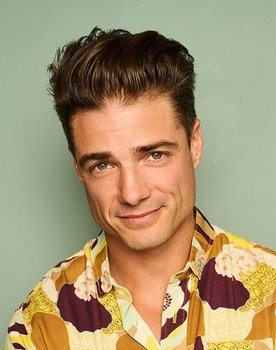 Max Meisel as Max