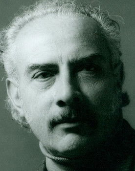 Óscar Soria as Narrator