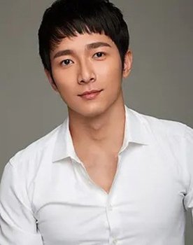 Leif Ye as Huay Chun
