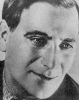 Aleksandr Razumnyj as White officer