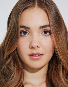Elin Herbeck as Kiara