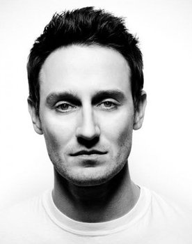 Josh Stewart Photo