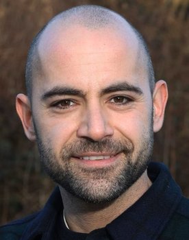 Jo Hens as Niko Schuurmans