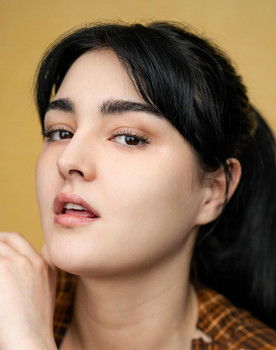 Maddie Mills as Lily