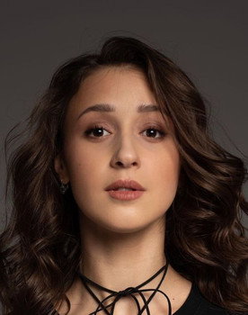 Этель Данилевская as Лиза Корж